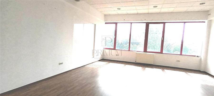 Spatiu birouri etaj 3 cu lift - Aradului