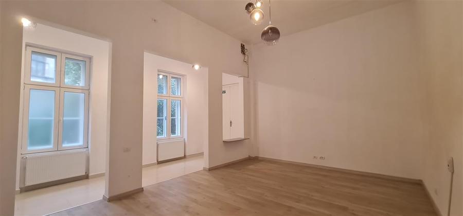 Spatiu 146mp pt. birouri, ultracentral vizavi de Primaria Arad