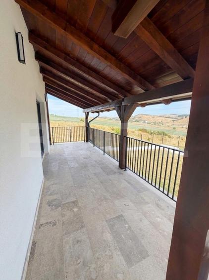 Casa Chinteni, individuala, cu demisol 500 mp teren