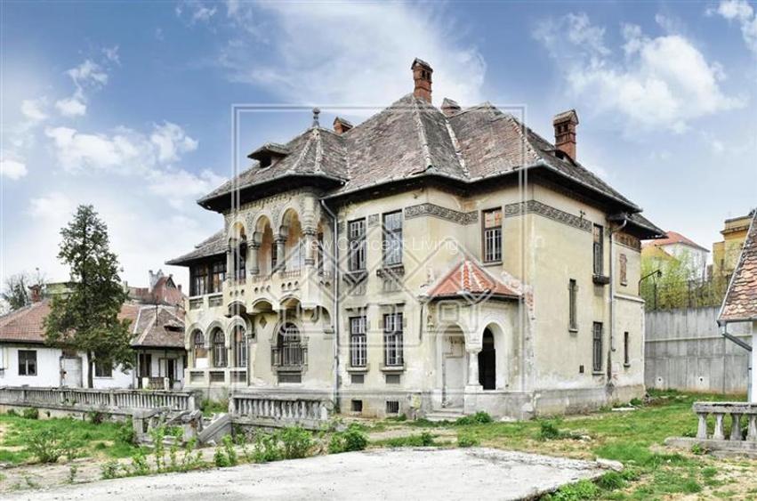 Vila cu 14 camere - teren 5262 mp, 901 mp utili - zona Centrala Sibiu - 2
