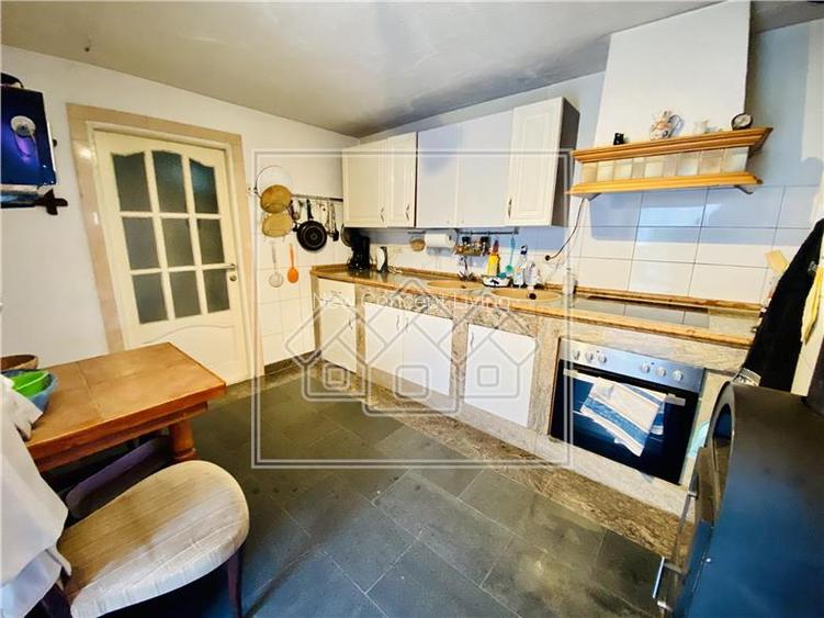 Vila individuala in Avrig - confort lux - 7 camere, 4 bai, 2 balcoane - 33