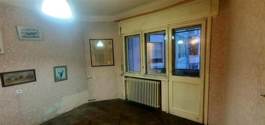 Apartament 3 camere Piata Sfanta Vineri