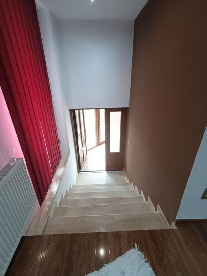 Casa cu 3 camere, 150 mpu, mobilata, utilata, garaj, curte, Ampoita