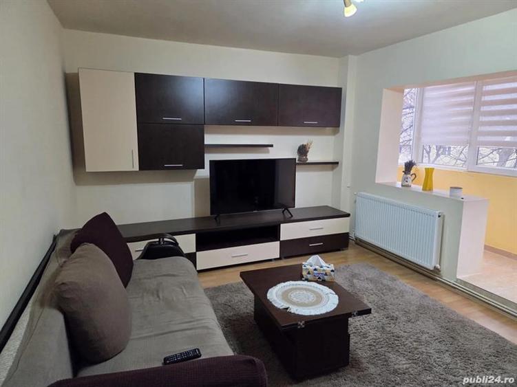 Apartament 3 camere, decomandat, Craiovita Noua