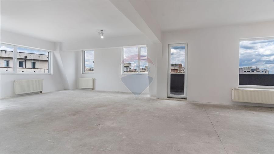 Apartament semifinisat, de Lux, zona semicentrală, 248mp SC, 154mp SU
