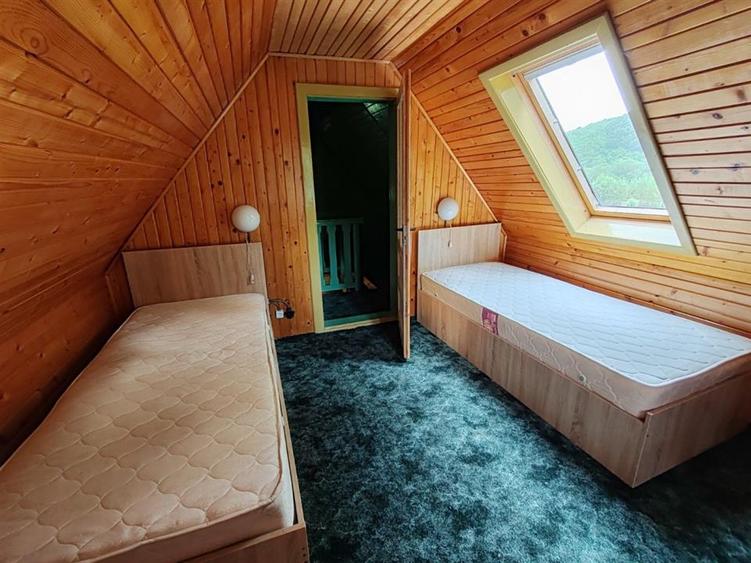 Teren cu casa de vacanta 3300 mp Rasnov Zona Glajarie