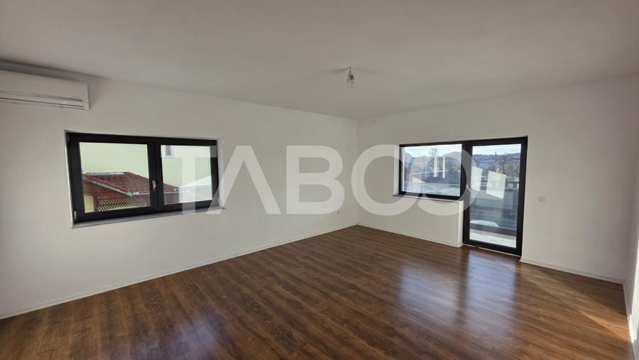 Apartament nou decomandat cu 3 camere de vanzare in Sebes