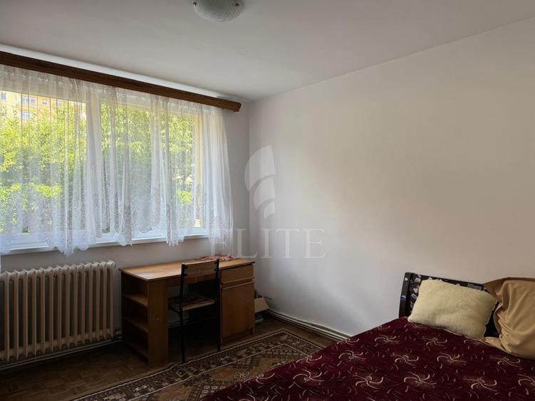 Apartament 3 camere în zona PIATA 14 IULIE