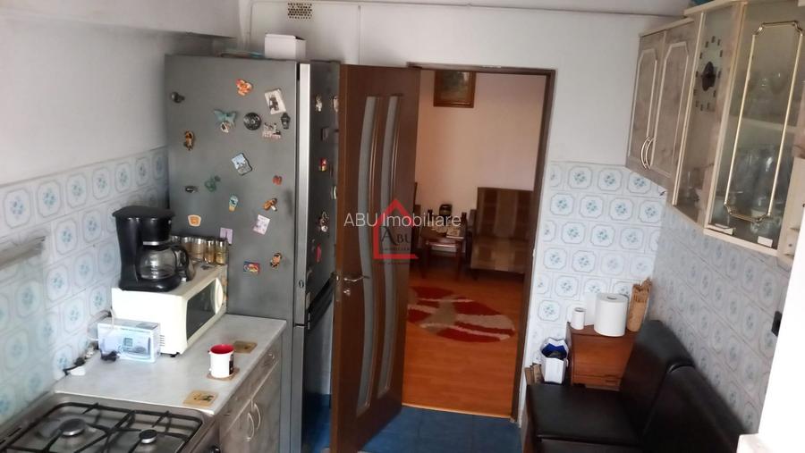Apartament 3 camere decomandat | zona Pacurari - 9