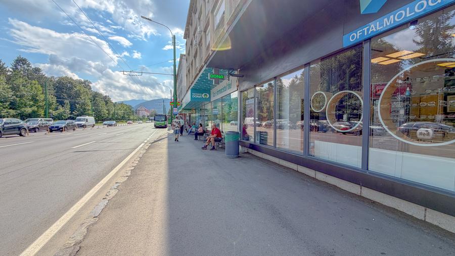 Apartament 3 camere | Ideal pentru 3 studenți | Parc Tractorul–Coresi | Parcare