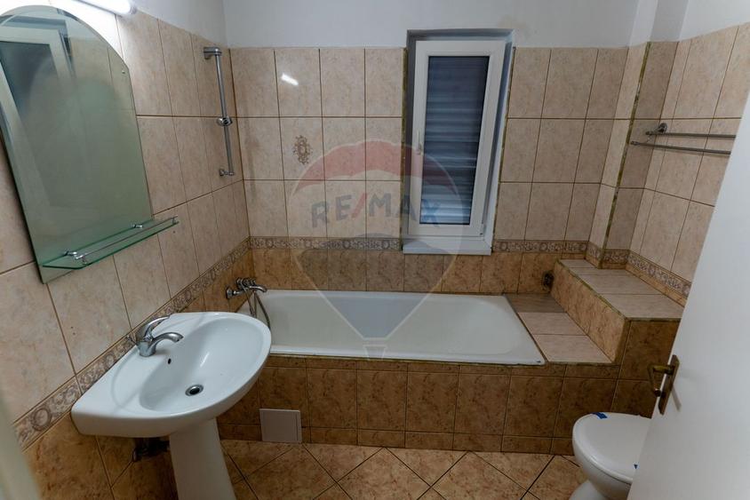 Casă / Vilă cu 6 camere de închiriat în zona Centru Vechi