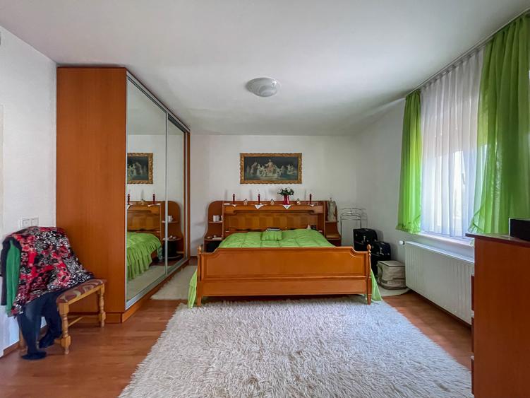 Casă 412 mp și teren de 1700 mp, zona Bercu Roșu – Pescăruș