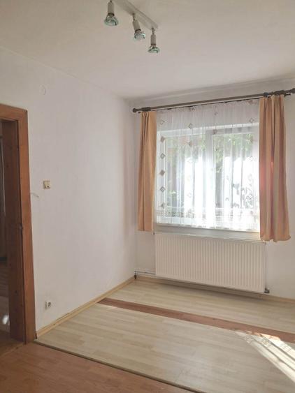 Apartament 2 camere la parter in Vasile Aaron