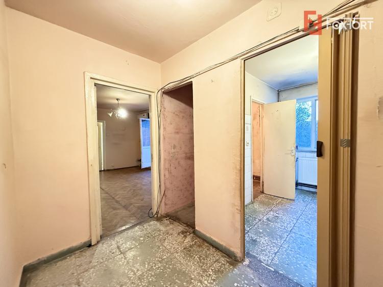 Apartament cu 2 camere de vanzare la etajul 1, zona Cetatii