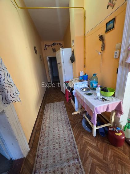 Casa ultracentral , pozitie buna - 2
