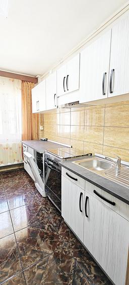 COMISION 0% Apart mobilat 3 camere decomandate/2 băi/balcon/pivniță/Siretului