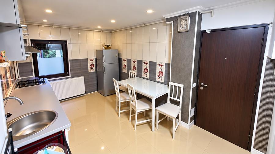 Apartament 3 camere decomandat | Dristor – Fizicienilor | Parter | Balcon |