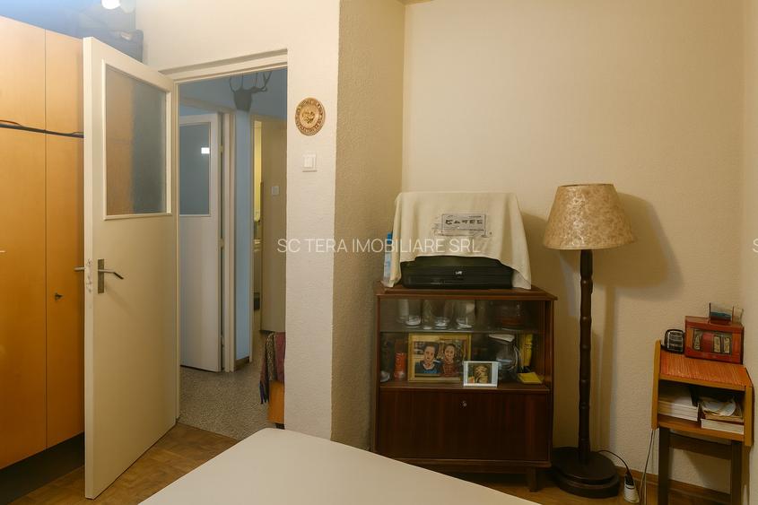 VANZARE AP 2 CAM SALA PALATULUI - 8