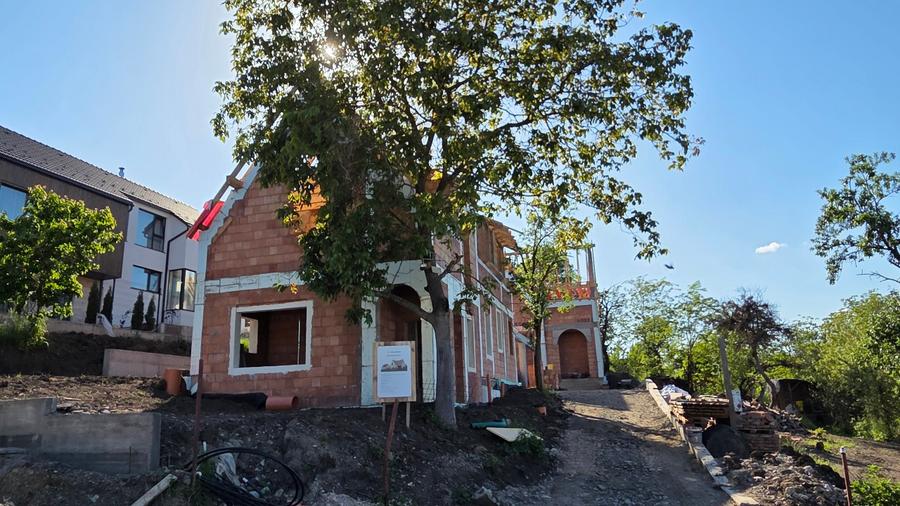 Casă tip duplex cu senzația unei case individuale, sat Gheorghieni