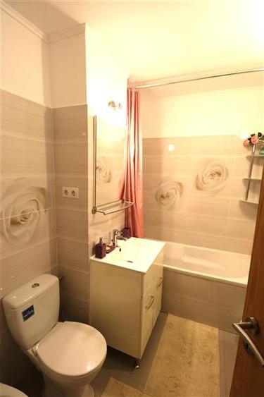 Apartament 3 camere, decomandat ,centrala proprie, zona Aradului