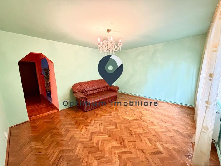 Apartament cu 3 camere, 2 bai, 73 mp in Manastur, zona Big !