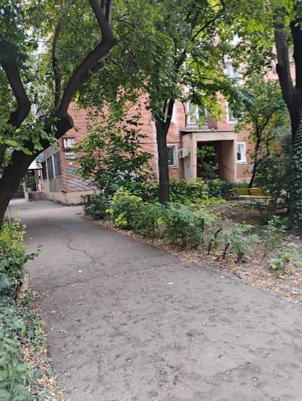 Vand apartament str. Gheorghe Lazar 19 , ap.1, 2 camere, baie, bucatarie ,parter