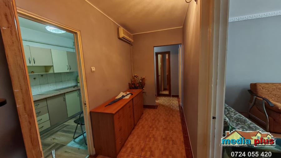 Apartament cu 3 camere decomandat, Micro 39A