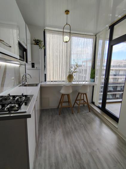 Apartament cu 2 camere mobilat și utilat, vedere la mare