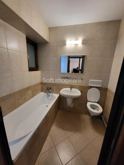 4 camere Centru Bloc PESCĂRUȘ  pret 199000 euro - 5