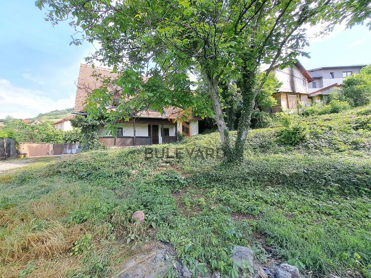 Casa individuala + teren 947 mp