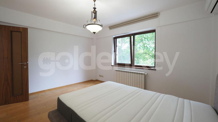 Vilă individuala superba cu 7 camere si piscina exterioara