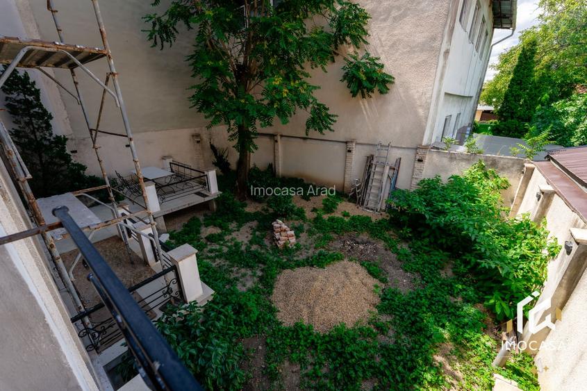 De vanzare Cladire bloc Istoric Central Arad D+P+E+M curte proprie - 26