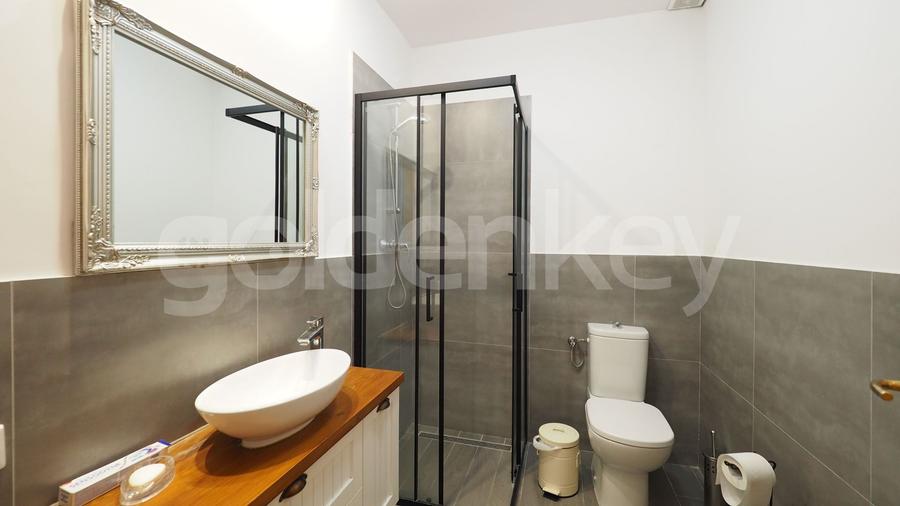 Vilă cu 6 camere in complex cu piscina
