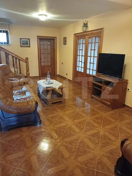 Vila de vanzare, 310 mp, teren 698 mp, zona Burdujeni