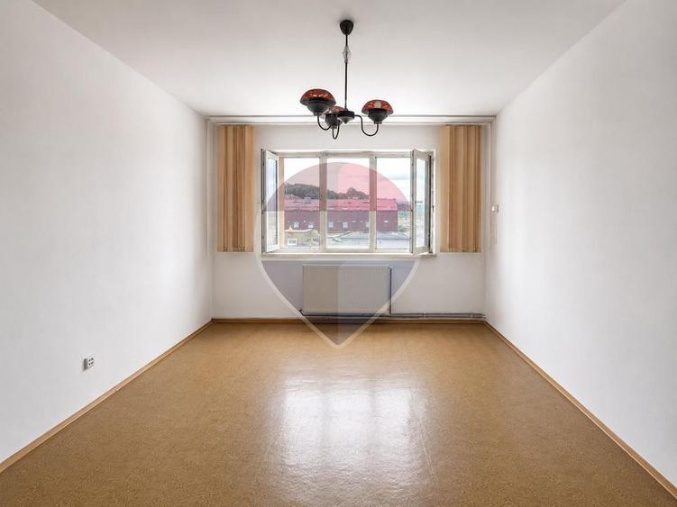 1.767 €/mp | 51 mp utili + balcon 4 mp | Etaj 6/10 | Comision 0