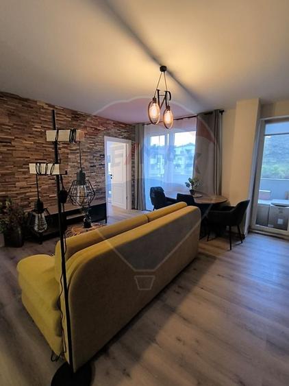 Apartament 3 camere de inchiriat