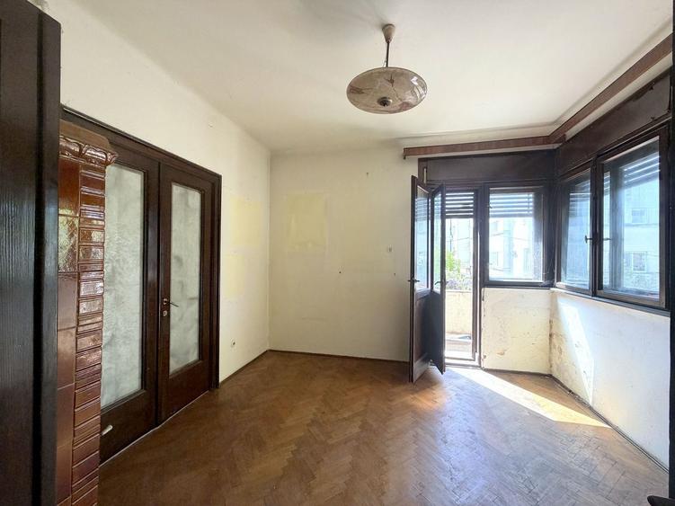 Apartament rar in vilă interbelică | pivniță și mansardă | acces separat