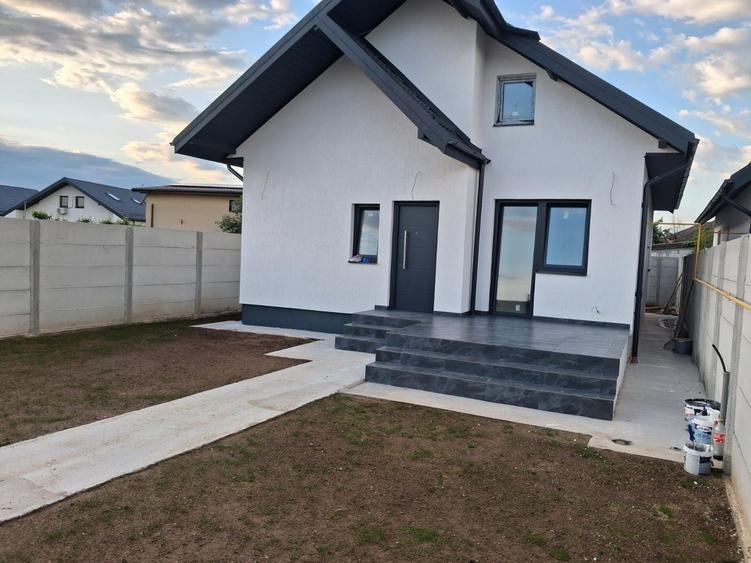 Vila Parter si Pod,  280  mp teren - Oras Pantelimon /
