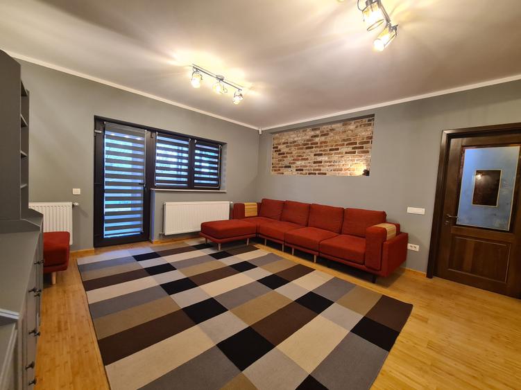 OMNIA-Proprietati alese! Casa ta. Asfalt,canalizare. Spatioasa, surprinzatoare!