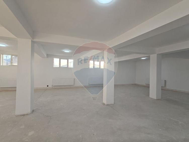 Spațiu comercial, 535.57mp de închiriat, zona autogara Gherla