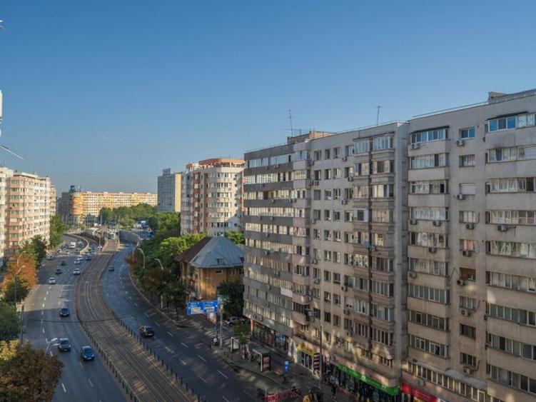 Mihai Bravu / Pasajul Obor / bloc mixt / 3 min Metrou /