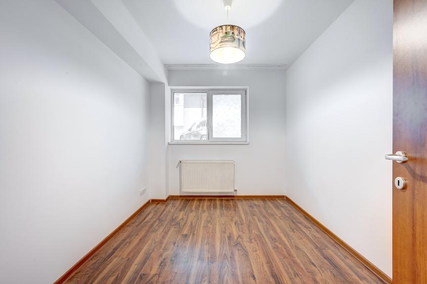 Apartament 3 camere cu curte proprie 30 mp - Trapezului, bloc 2015, parcare