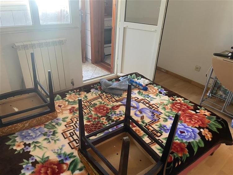 Apatament 2 camere , zona ultacentrala - Piata Moldovei , et 3 4 , decomandat ,