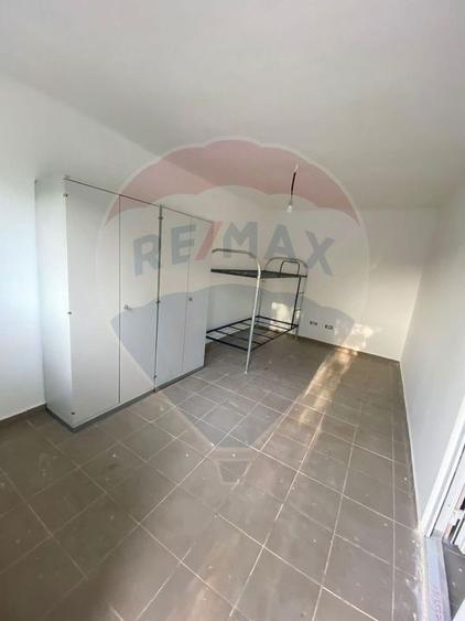 Pensiune 20 camere de vânzare zona Gradiste - Preluare chiriaș