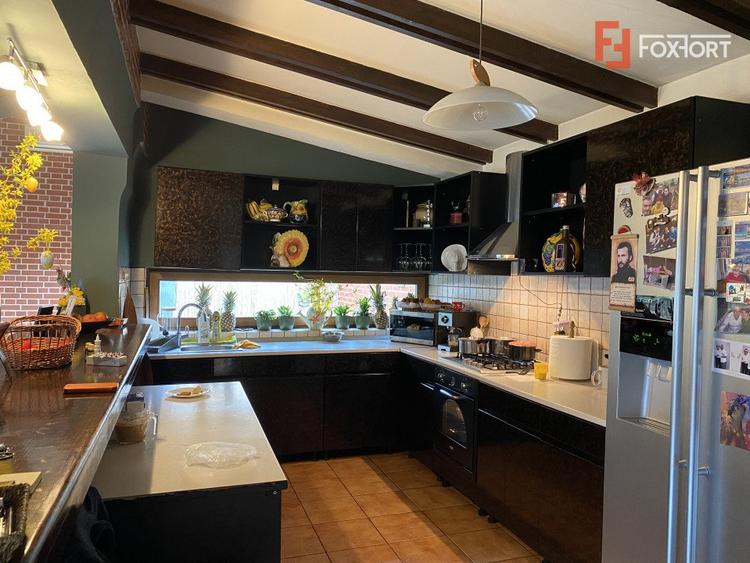 Vila cu 10 camere, de vanzare in Chisoda - ID V3322