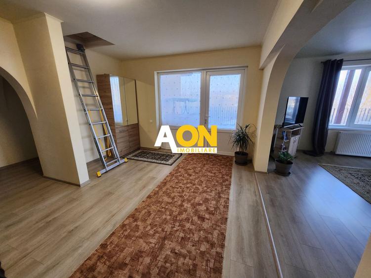De vanzare casa 6 camere 8142 mp teren in Oarda de Sus