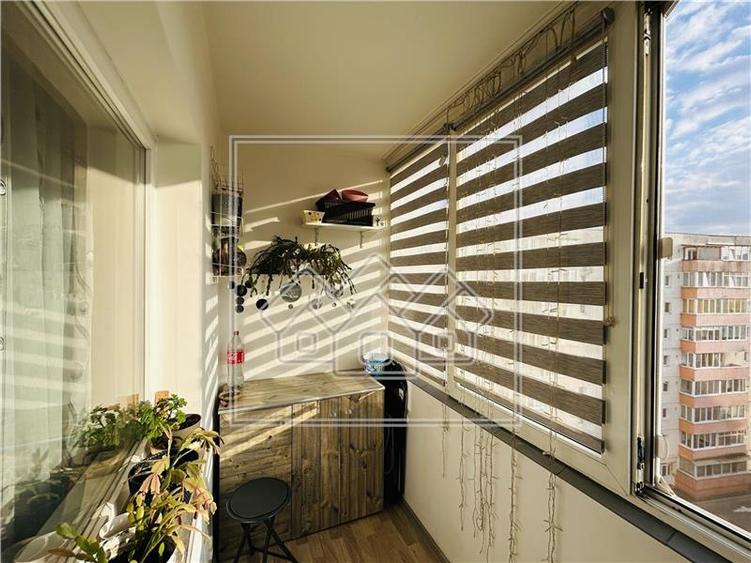 Apartament cu 3 camere, balcon, pivnita - Zona Mihai Viteazu