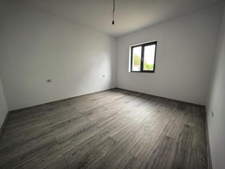 Casă individuală 3 camere 2 bai 313 mp teren Lunca Cetațuii