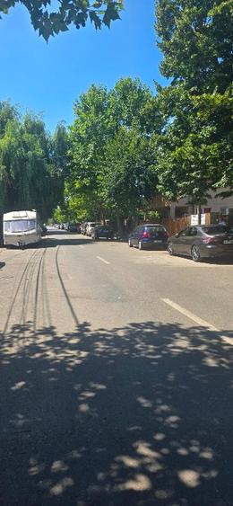 Teren și casa locuibila/demolabila