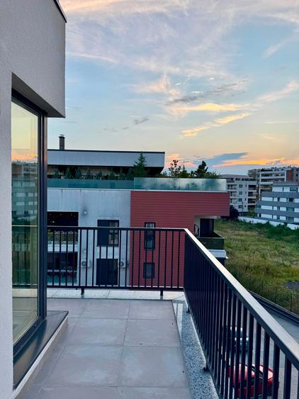 Penthouse cu 4 camere | Prima închiriere | Bloc nou | Parcare subterană inclusă
